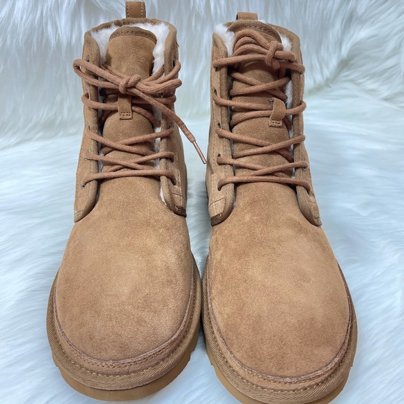 ❣️SOLD❣️Ugg Harkley Boots - Picture 3 of 9